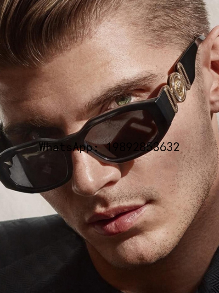 Une paire de lunettes de solei - Men'S Fashion Online avis et prix